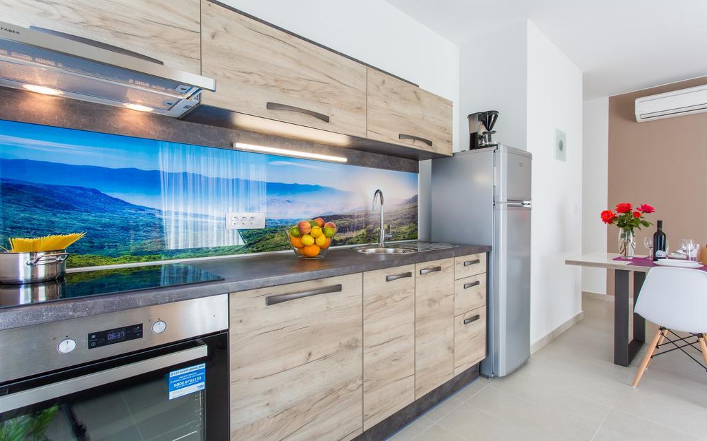 Apartments Viktorija Baška Exteriör bild