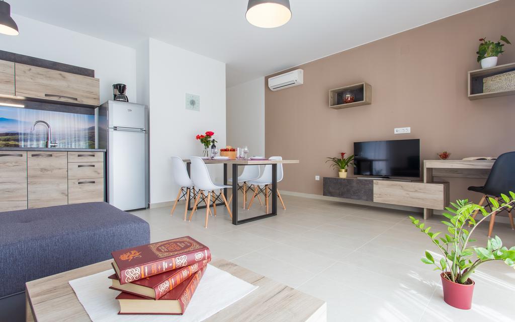 Apartments Viktorija Baška Exteriör bild