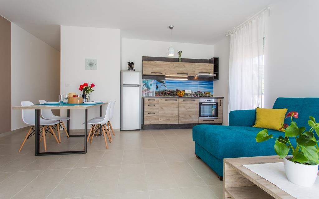 Apartments Viktorija Baška Exteriör bild