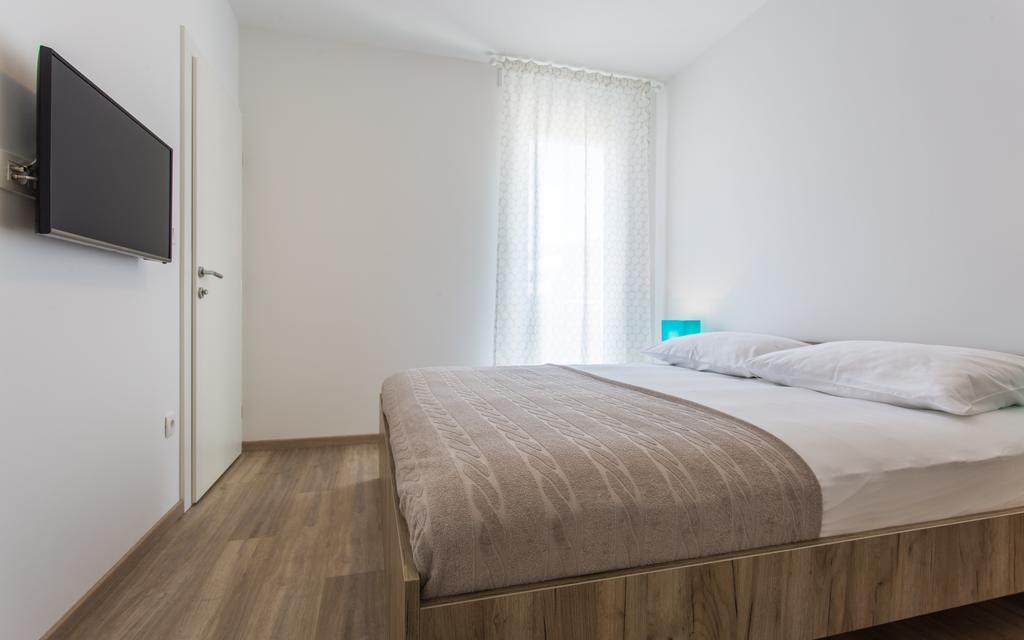 Apartments Viktorija Baška Exteriör bild