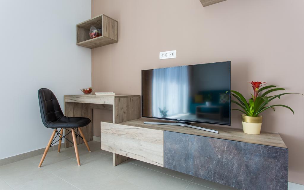 Apartments Viktorija Baška Exteriör bild