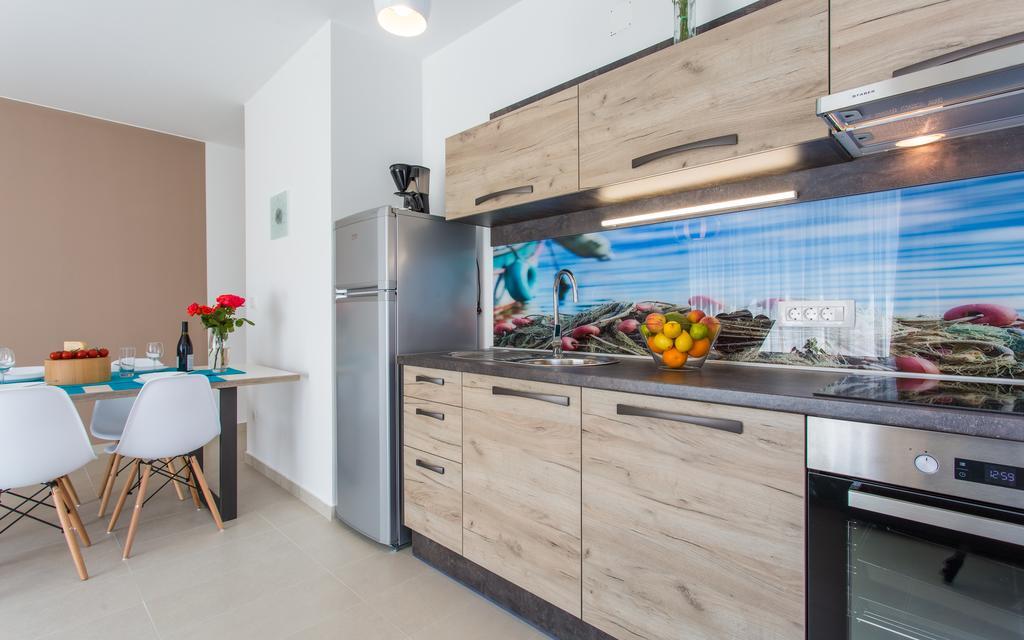 Apartments Viktorija Baška Exteriör bild