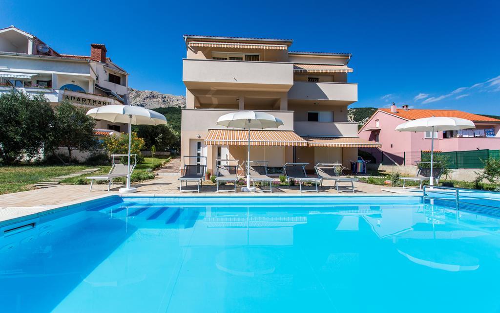 Apartments Viktorija Baška Exteriör bild